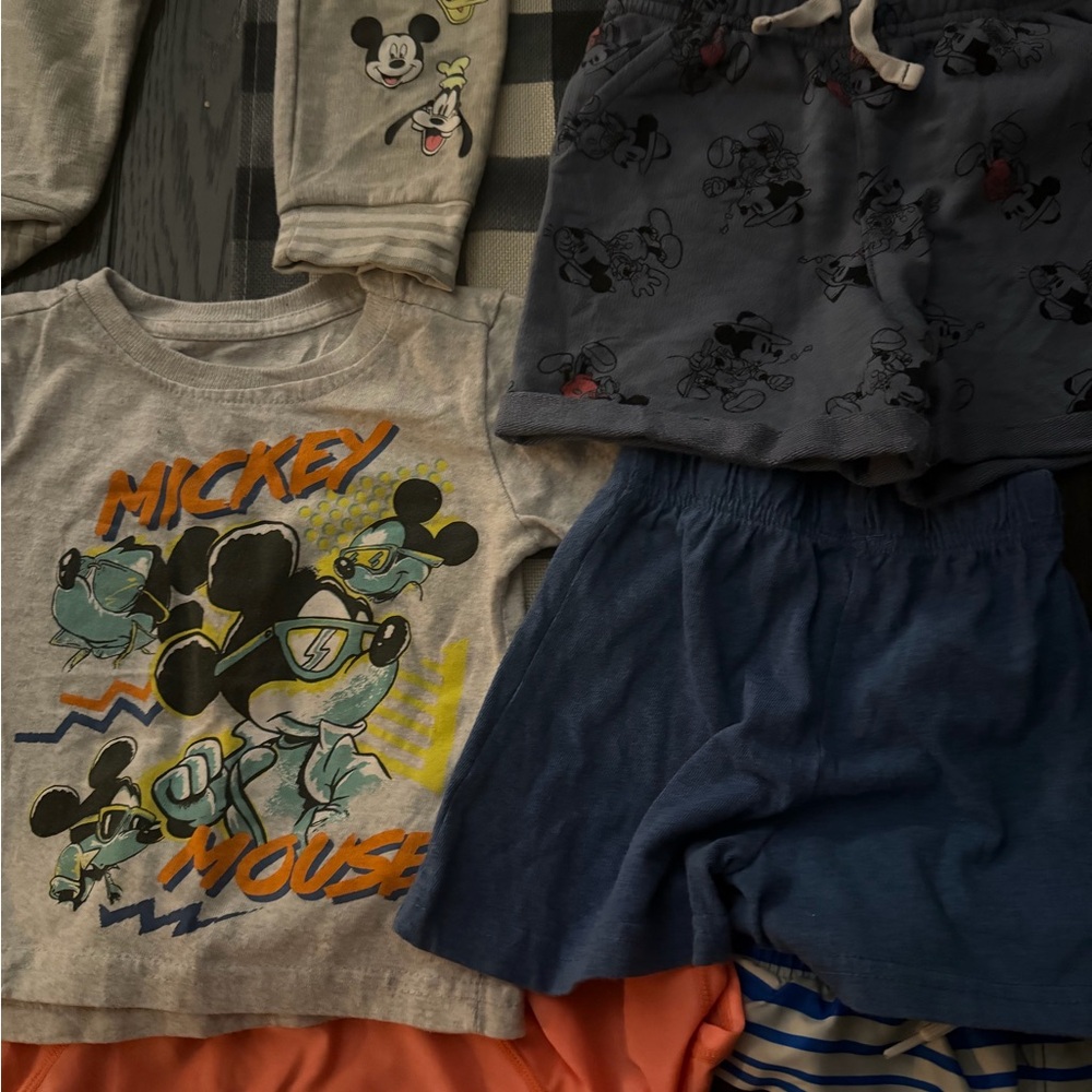 Mickey Mouse boys lot of 4 24 months and 2T outfits like new condition. - Picture 3 of 9